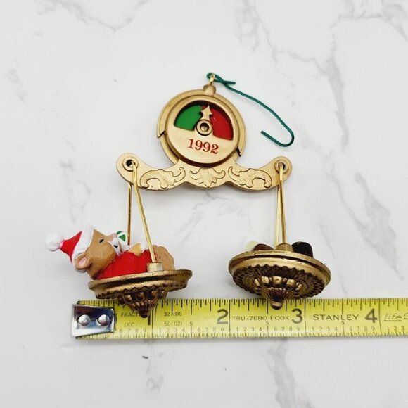 Hallmark Keepsake Ornament Fun on a Big Scale 1992 Santa Hamster Candy Moves VTG - Picture 6 of 10